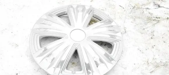 Toyota Yaris R15 wheel hub/cap/trim 