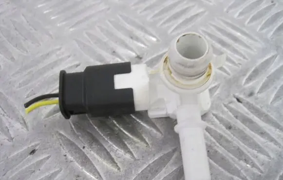 Peugeot Partner III Fuel pressure regulator 9824948580