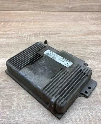 Renault Laguna I Engine control unit/module ECU HOM7700863477 S113717205D 7700102299