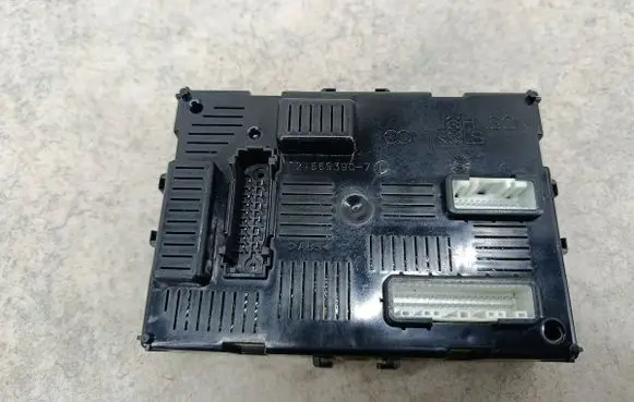 Nissan Tiida C11 Comfort/convenience module 284B2EM01EBCML2NAC