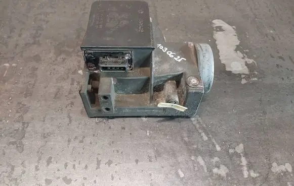Volkswagen PASSAT B3 Mass air flow meter 037906301 0280202106