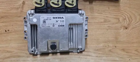 Volvo V50 Engine control unit/module 0281011775 31211076 4N5112A650BB