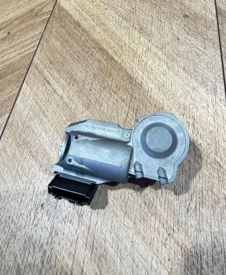 Mercedes-Benz E W211 Steering wheel lock A2034621130