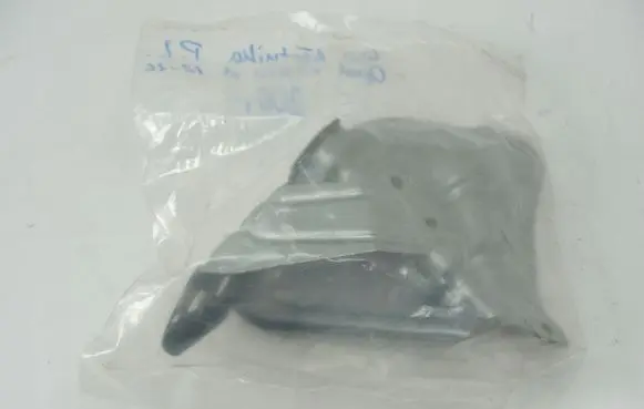 Opel Mokka Fender mounting bracket 95244755