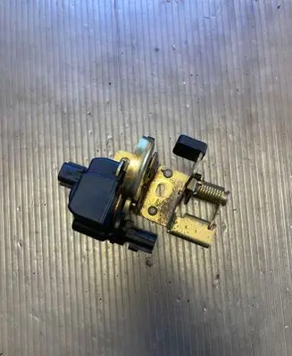 Jeep Grand Cherokee (WK) Tailgate window lock/catch/latch 445AAA