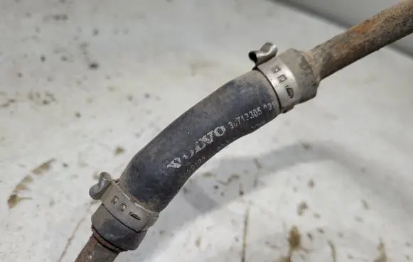 Volvo S60 Engine coolant pipe/hose 30713305