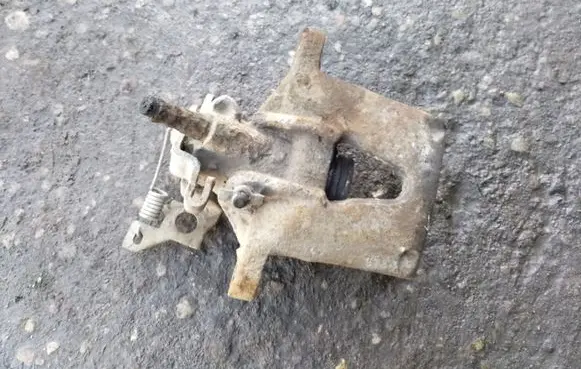 Rear brake caliper