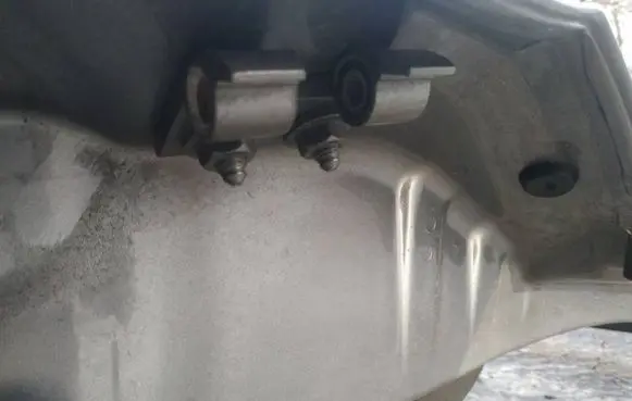 BMW X1 E84 Rear door lower hinge
