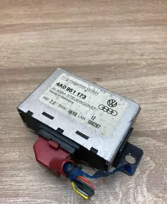 Audi A6 S6 C4 4A Alarm control unit/module 4A0951173 960287