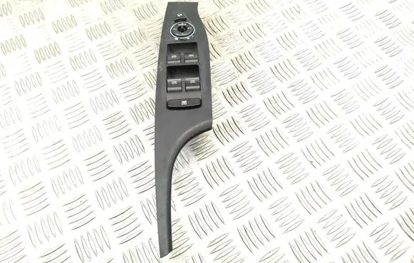 Hyundai i40 Electric window control switch 935703Z000 39R4901000