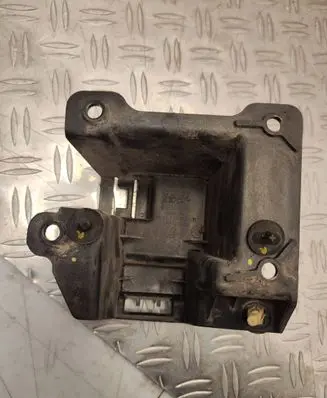 Ford B-MAX Rear bumper mounting bracket AV1117A882AB