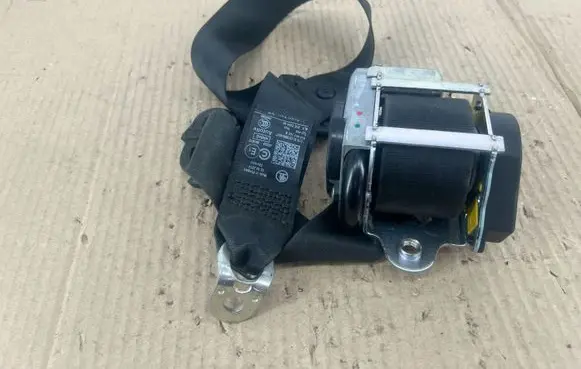 Skoda Yeti (5L) Front seatbelt 1000068 615233400 5L0857702B