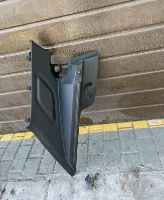 Volvo XC40 Centre console side trim rear 32244154 F964