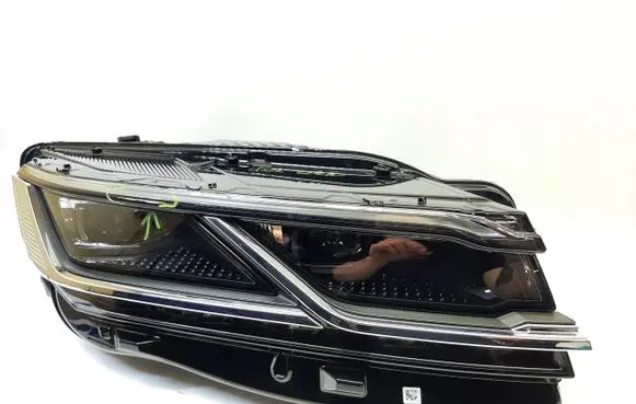 Volkswagen Touareg III Headlight/headlamp 761941082