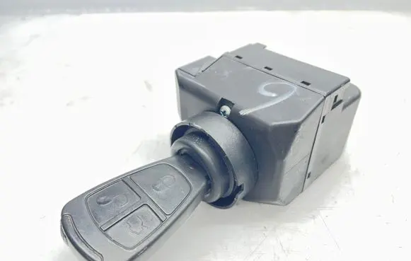 Mercedes-Benz C W202 Ignition lock 2105450008