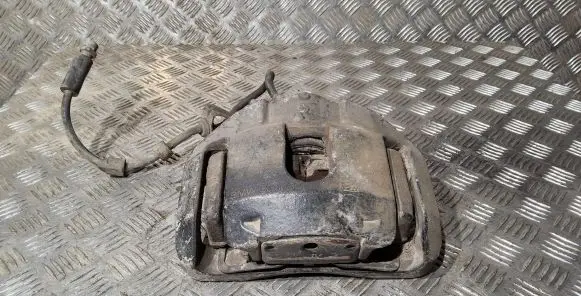 BMW 5 E60 E61 Front brake caliper 6030324