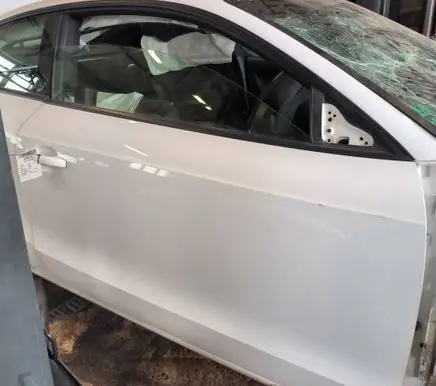 Audi A5 8T 8F Front door LY9C