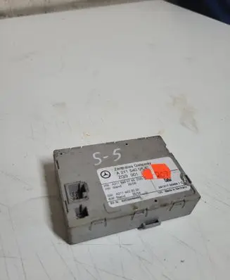 Mercedes-Benz E W211 Gateway control module A2115405645 A2114420000 A2115405745