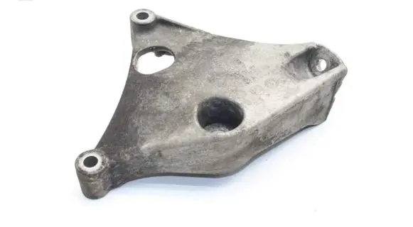BMW 1 F20 F21 Engine mounting bracket 6788611