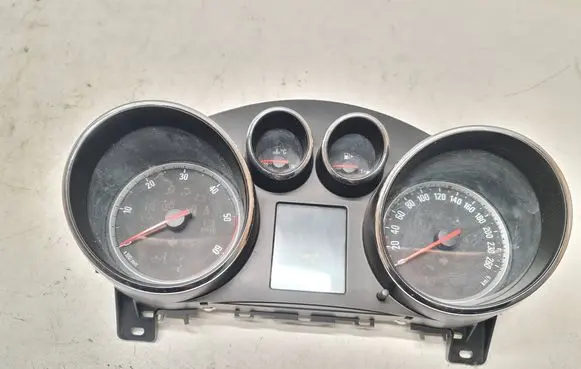 Opel Astra J Speedometer (instrument cluster) 769317420U