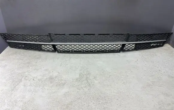 BMW 5 E60 E61 Front bumper lower grill 7178097