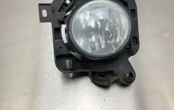 Lexus IS 220D-250-350 Front fog light 89092700