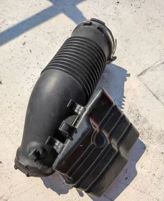 Audi A6 S6 C6 4F Air intake duct part 06E129629E