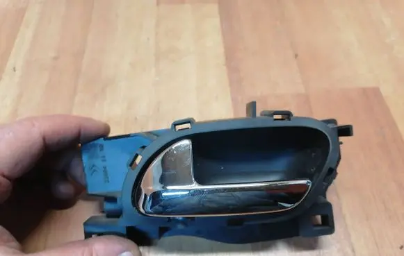 Front door interior handle