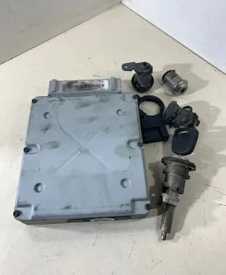Ford Mondeo Mk III Engine ECU kit and lock set 1S6F12A650 1S6F12A650CB