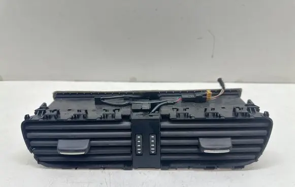 Audi A5 Sportback 8TA Dash center air vent grill 8T2820951C