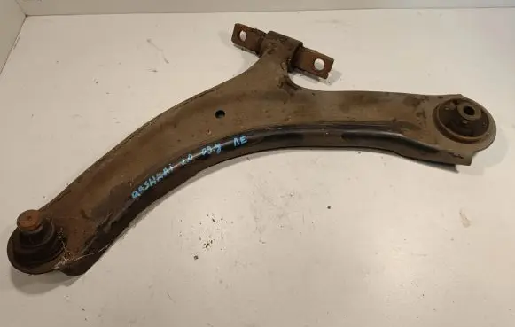 Nissan Qashqai+2 Front lower control arm/wishbone