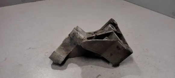 Opel Vectra B Engine mounting bracket 90496729