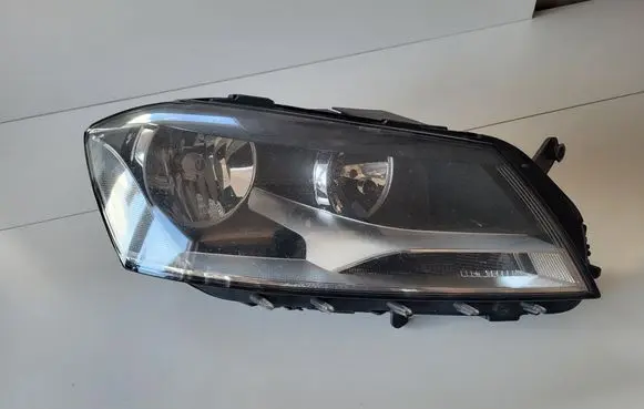 Volkswagen PASSAT B7 Headlight/headlamp