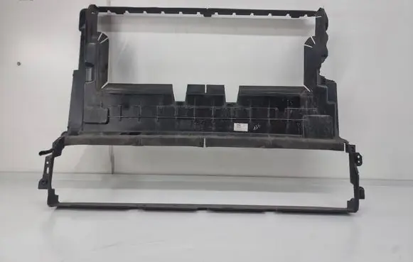 Jaguar F-Pace Intercooler air channel guide M8A28B384B