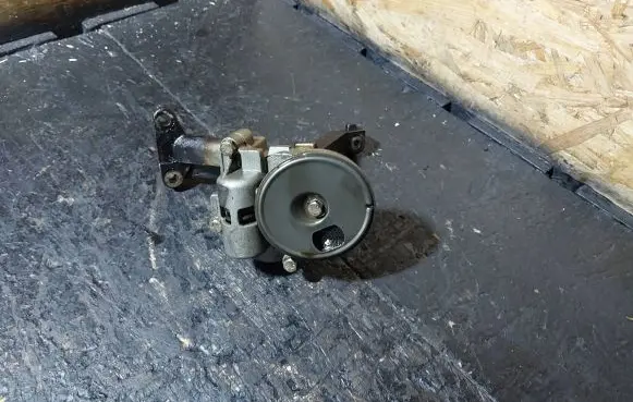 BMW 5 E34 Oil pump 12730852 12730829