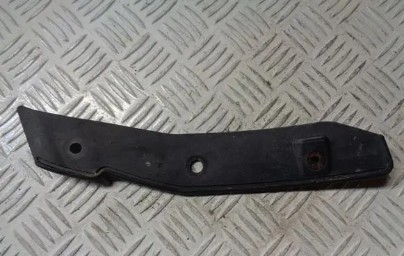 Mazda 2 Fender end trim DF71504R1