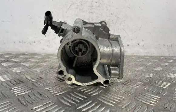Volvo XC40 Vacuum pump 31480558