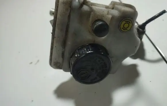 Citroen Saxo Brake fluid reservoir 