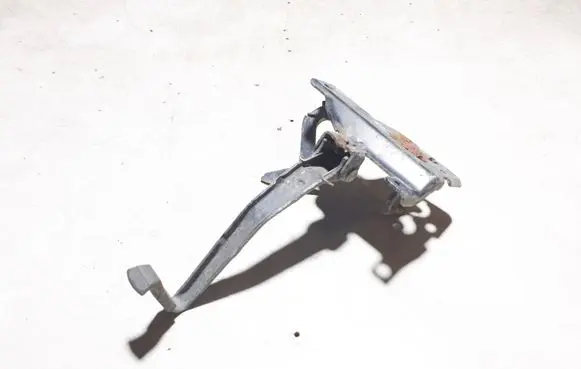 Audi A4 S4 B7 8E 8H Engine bonnet/hood lock/latch loop/hook 8E0823480D
