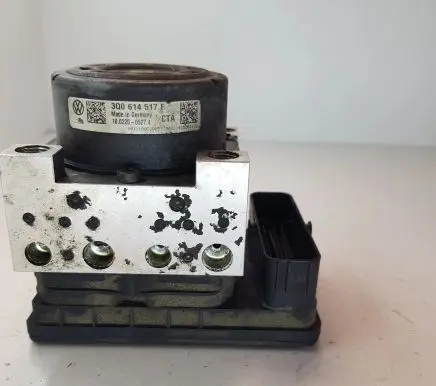 Volkswagen PASSAT B8 ABS Pump 3Q0907379F 3Q0614517