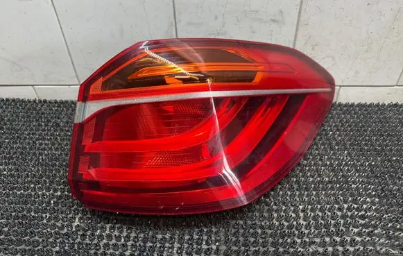 BMW 2 F46 Rear/tail lights 7330474