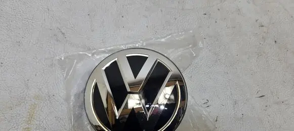 Volkswagen PASSAT B8 Manufacturer badge logo/emblem 3G0853601A