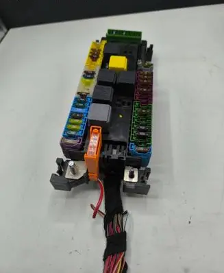 Mercedes-Benz GL X166 Fuse module A1669063901 5072426 13935635