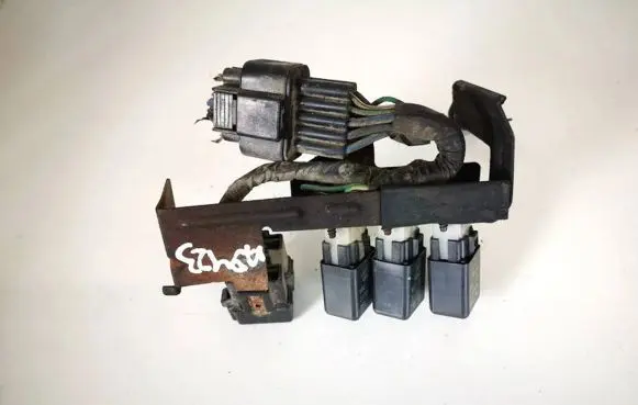 Mitsubishi Pajero Sport I Fuse box set