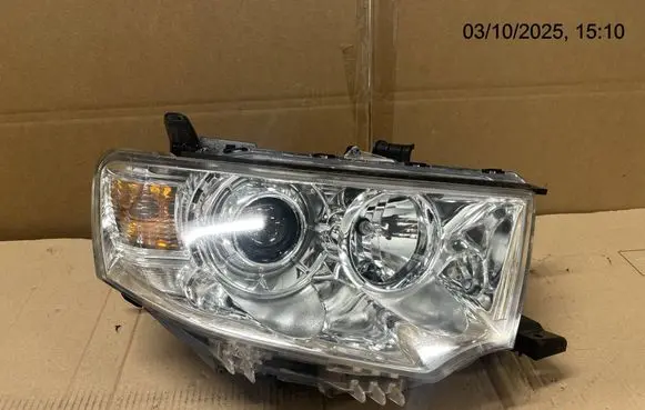 Mitsubishi L200 Headlight/headlamp