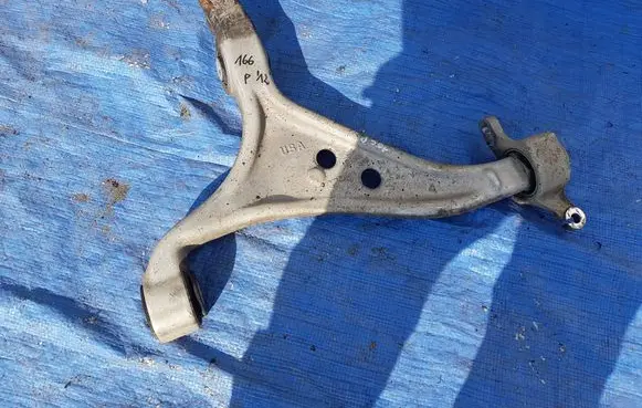 Mercedes-Benz ML W166 Front lower control arm/wishbone 11663360206VVG 11663300207 1663300207