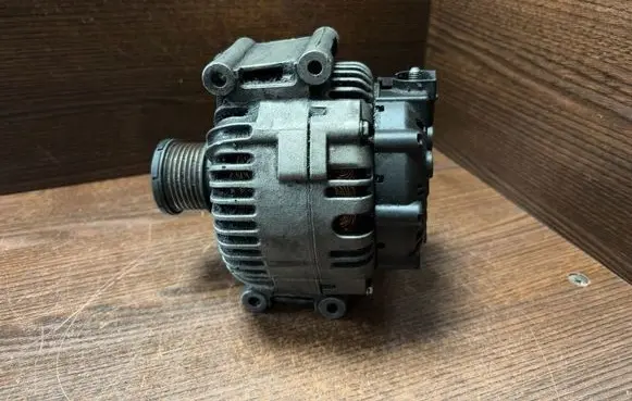 Mercedes-Benz Vito Viano W639 Generator/alternator 0100174 TG17C030