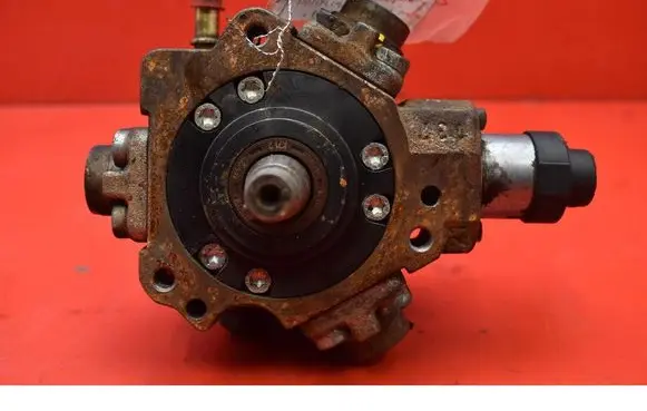 Ford Focus C-MAX Fuel injection high pressure pump 9683703780A