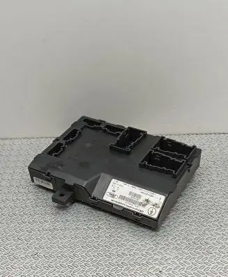 Ford Fiesta Comfort/convenience module 8V5115K600CF 116RA000084 030044395101