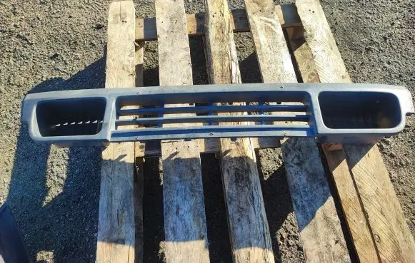 Volkswagen Transporter - Caravelle T5 Front bumper lower grill 7H0807719